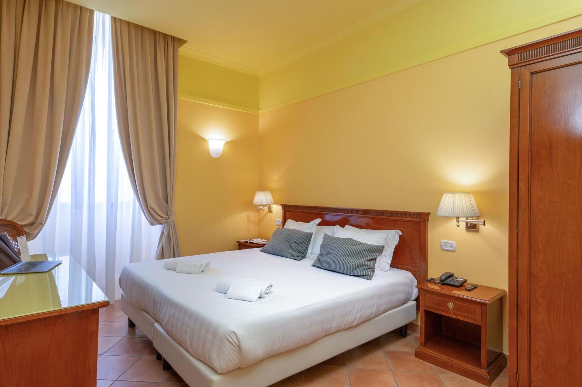 Hotel Nuvo Наполи Екстериор снимка