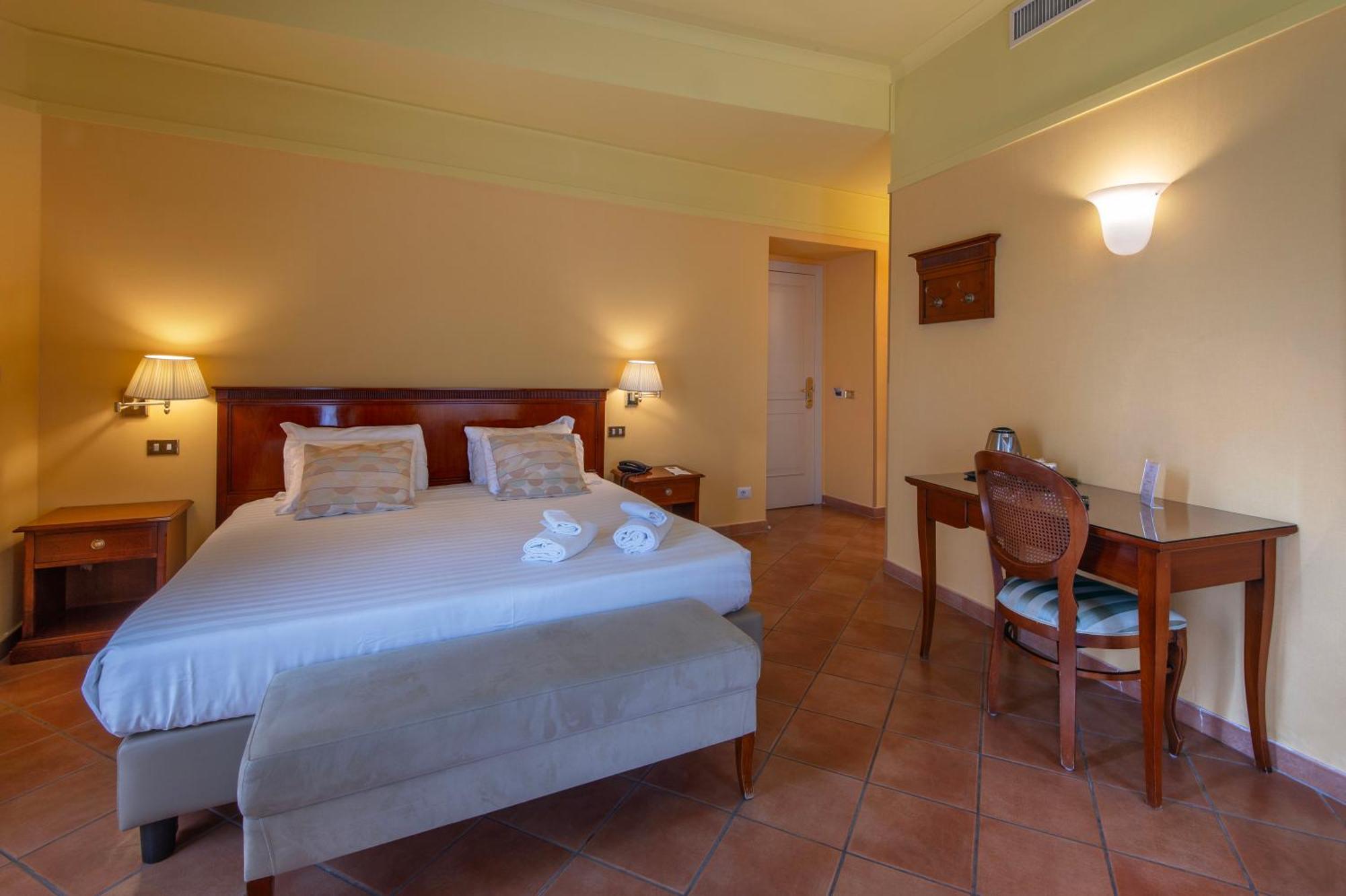 Hotel Nuvo Наполи Екстериор снимка